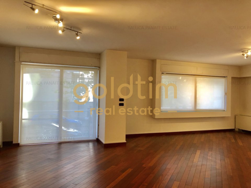 SUPERB CU GRADINA PRIVATA SI LOC DE PARCARE-COMISION 0