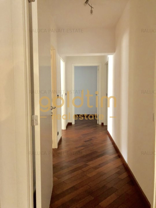 SUPERB CU GRADINA PRIVATA SI LOC DE PARCARE-COMISION 0