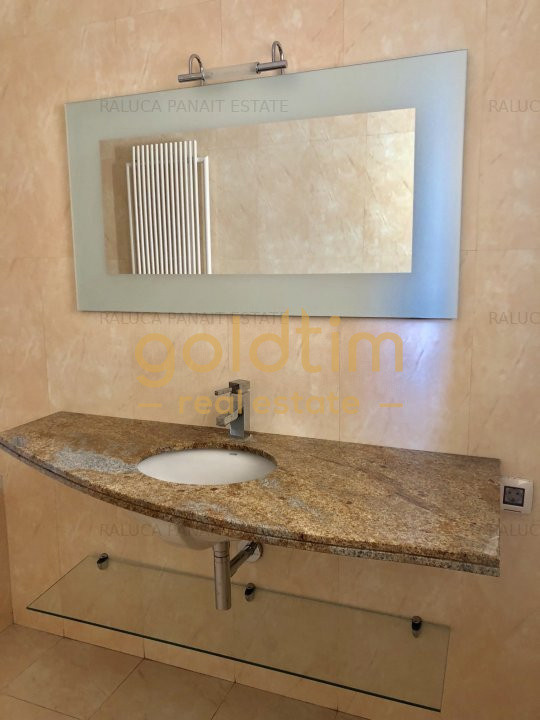 SUPERB CU GRADINA PRIVATA SI LOC DE PARCARE-COMISION 0