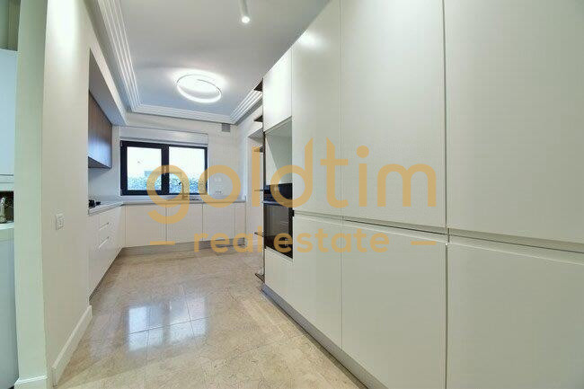 APARTAMENT 4 CAMERE RENOVAT/ANSAMBLU SECURIZAT/BOXA/GARAJ/WASHINGTON/CAPITALE