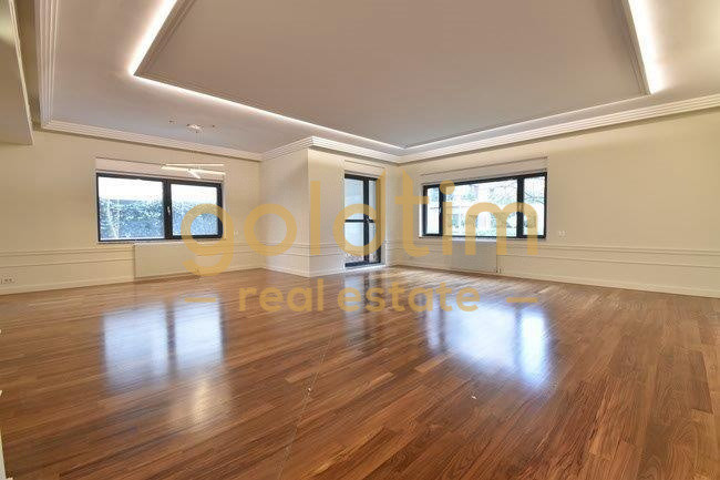 APARTAMENT 4 CAMERE RENOVAT/ANSAMBLU SECURIZAT/BOXA/GARAJ/WASHINGTON/CAPITALE