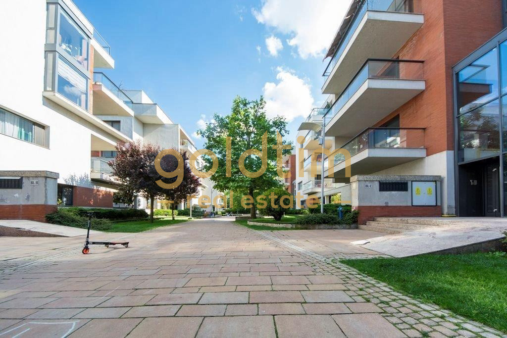 APARTAMENT 4 CAMERE RENOVAT/ANSAMBLU SECURIZAT/BOXA/GARAJ/WASHINGTON/CAPITALE