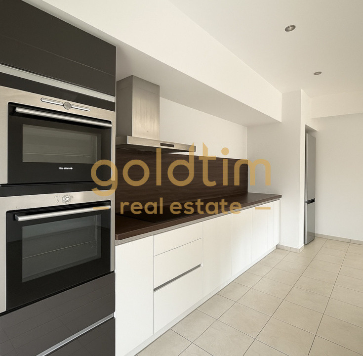 SUPERB/ PRIVELISTE/ SPATII GENEROASE