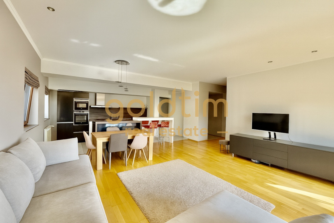 SUPERB/ PRIVELISTE/ SPATII GENEROASE