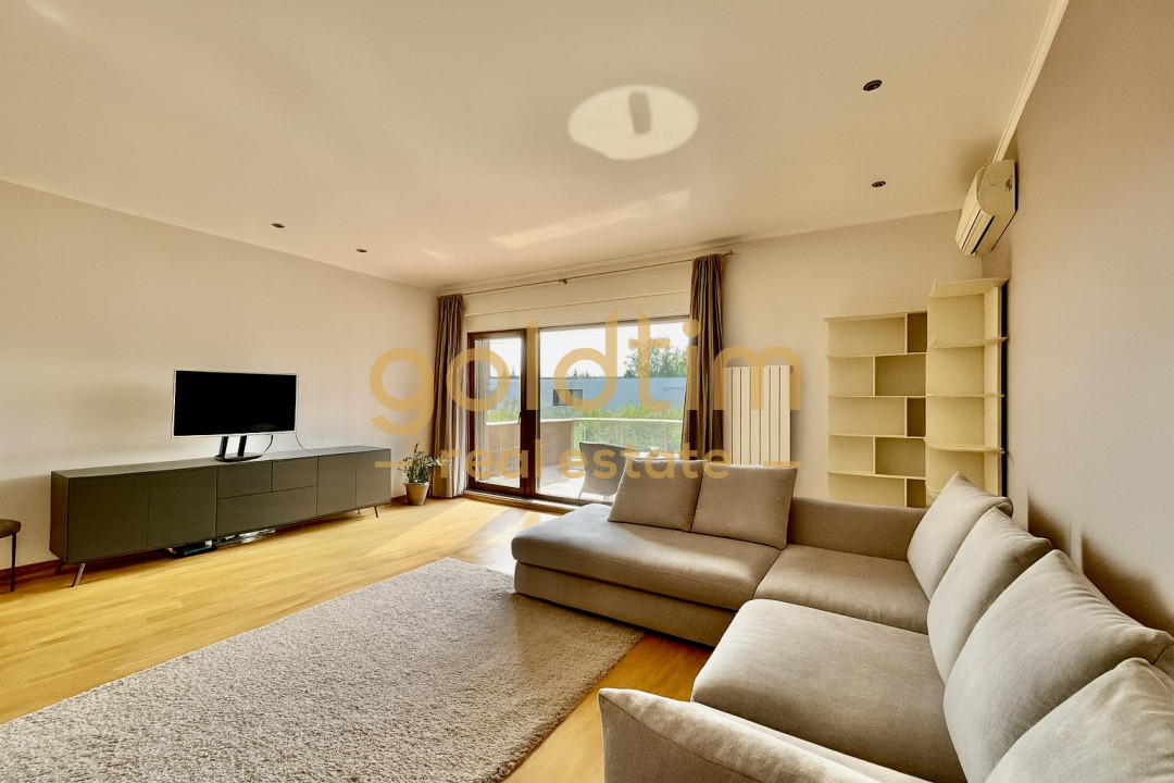 SUPERB/ PRIVELISTE/ SPATII GENEROASE