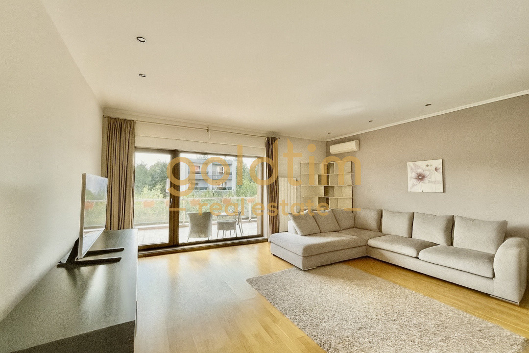 SUPERB/ PRIVELISTE/ SPATII GENEROASE