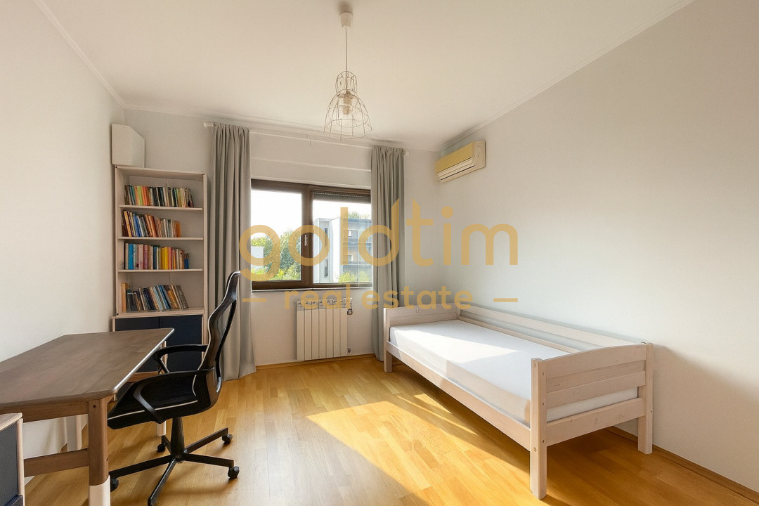 SUPERB/ PRIVELISTE/ SPATII GENEROASE