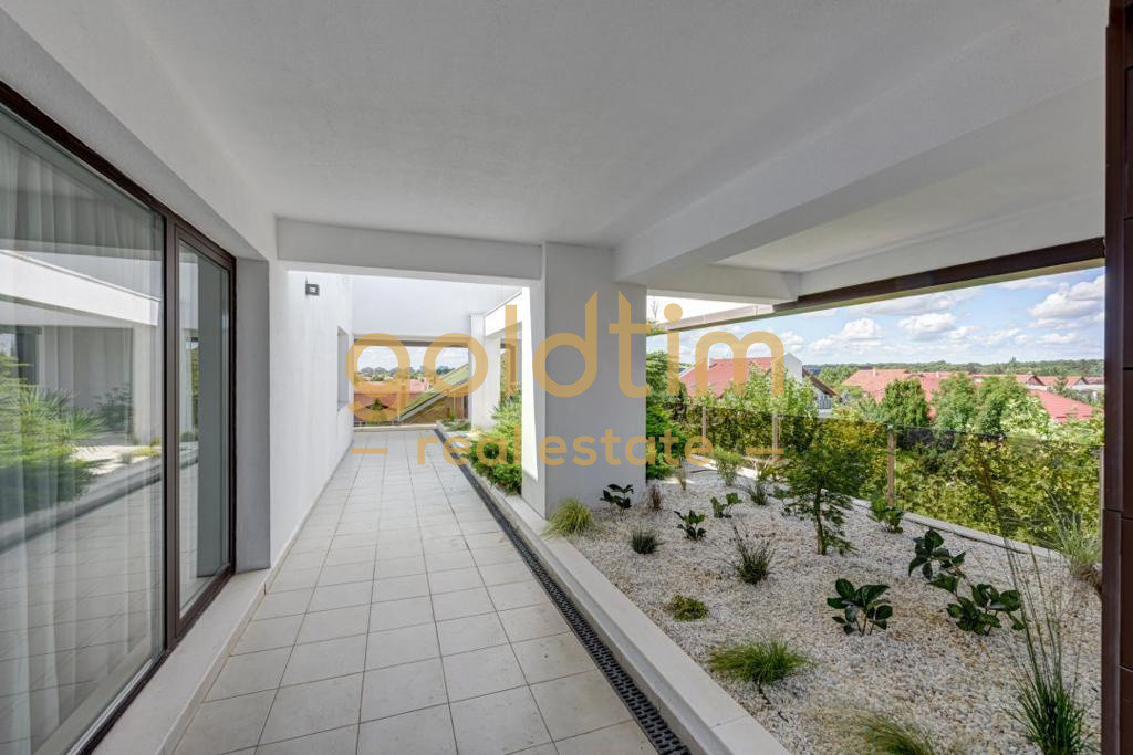 PENTHOUSE/ROVERE/ANSAMBLU CU PISCINA/SPATII DEPOZITARE/TERASE GENEROASE