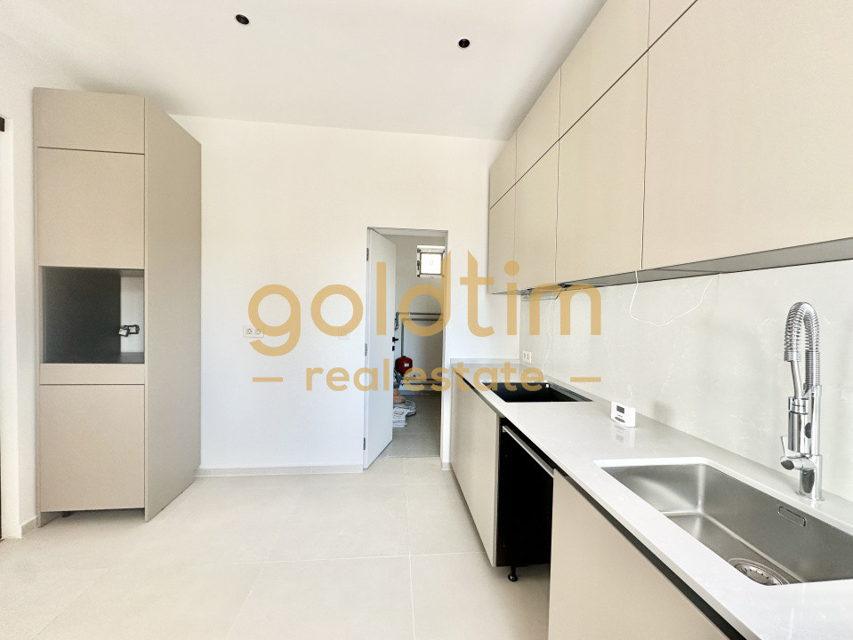 VILA 6 CAMERE/SMART DESIGN/NOU RENOVATA/CURTE/GARAJ/PIPERA