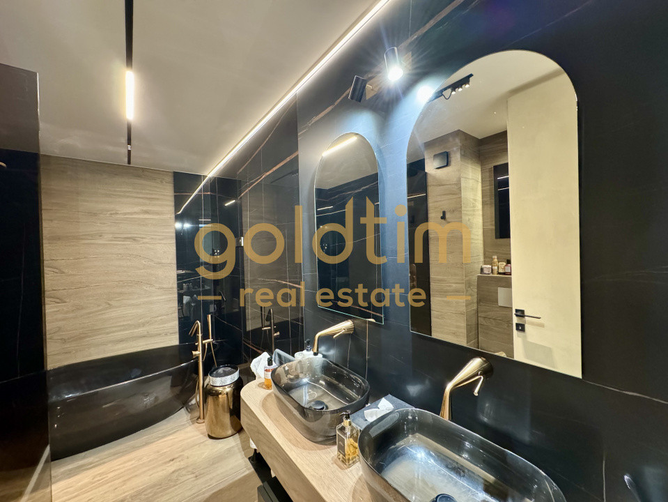 SUPERB/ PENTHOUSE MOBILAT SI UTILAT/ 3 PARCARI/ TERASA 70 mp