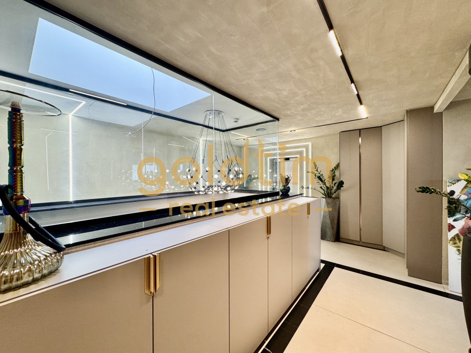 SUPERB/ PENTHOUSE MOBILAT SI UTILAT/ 3 PARCARI/ TERASA 70 mp