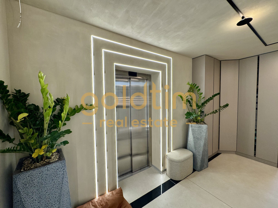 SUPERB/ PENTHOUSE MOBILAT SI UTILAT/ 3 PARCARI/ TERASA 70 mp