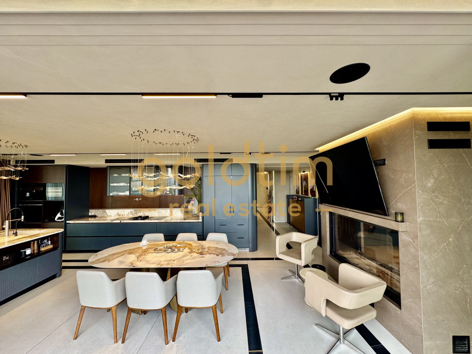 SUPERB/ PENTHOUSE MOBILAT SI UTILAT/ 3 PARCARI/ TERASA 70 mp