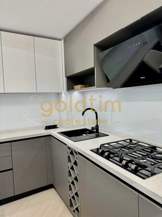 CORTINA NORH/ SPATII DEPOZITARE/ PARCARE INCLUSA