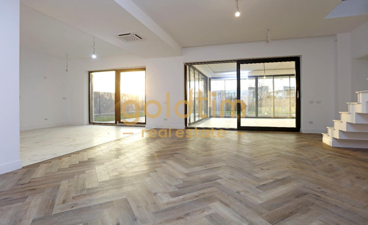 VILA SPECTACULOASA/PISCINA EXTERIOARA/VIEW PANORAMIC 