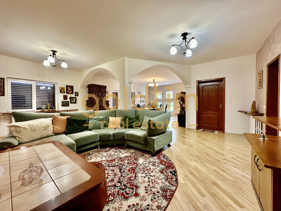 VILA INDIVIDUALA/TEREN 2000MP/VEGETATIE MATURA/CURTE AMENAJATA