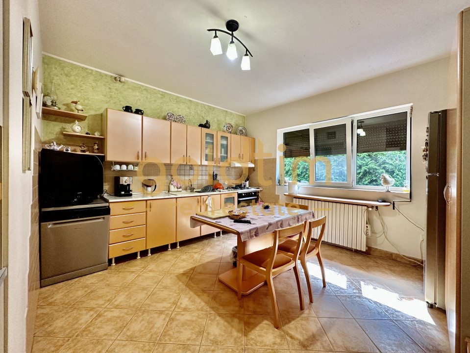 VILA INDIVIDUALA/TEREN 2000MP/VEGETATIE MATURA/CURTE AMENAJATA