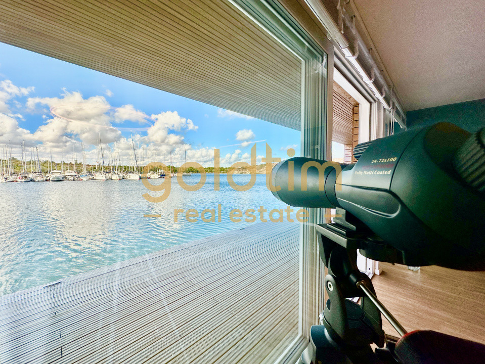 CASA PLUTITOARE/CONSTRUCTIE BETON PLUTITOR/UNICA IN ROMANIA/5 LOCURI DE ACOSTARE