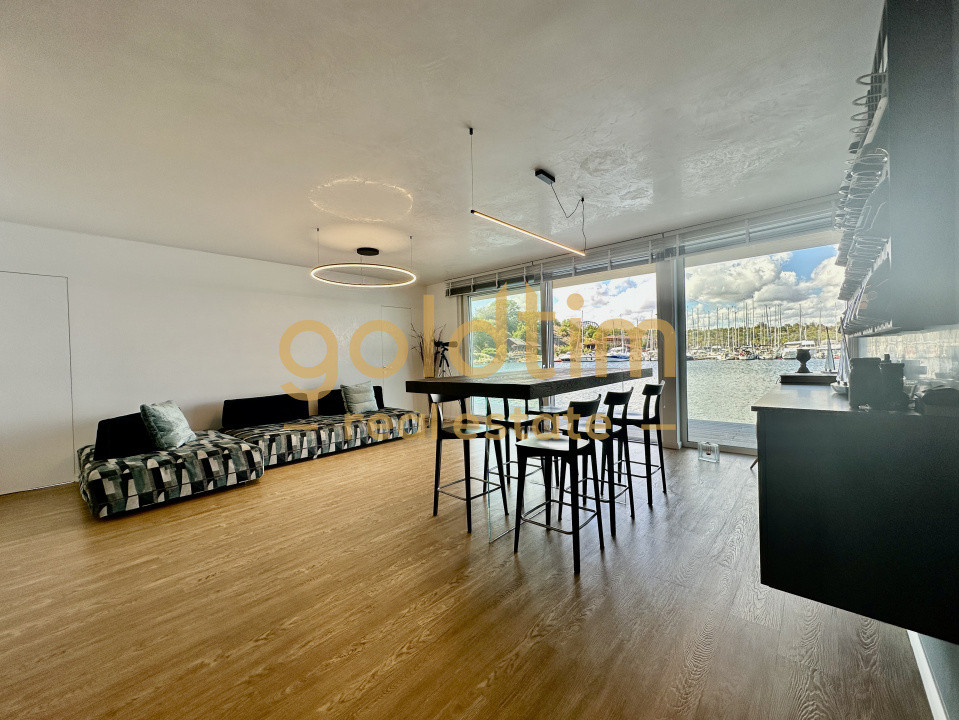 CASA PLUTITOARE/CONSTRUCTIE BETON PLUTITOR/UNICA IN ROMANIA/5 LOCURI DE ACOSTARE