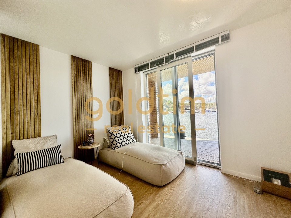 CASA PLUTITOARE/CONSTRUCTIE BETON PLUTITOR/UNICA IN ROMANIA/5 LOCURI DE ACOSTARE