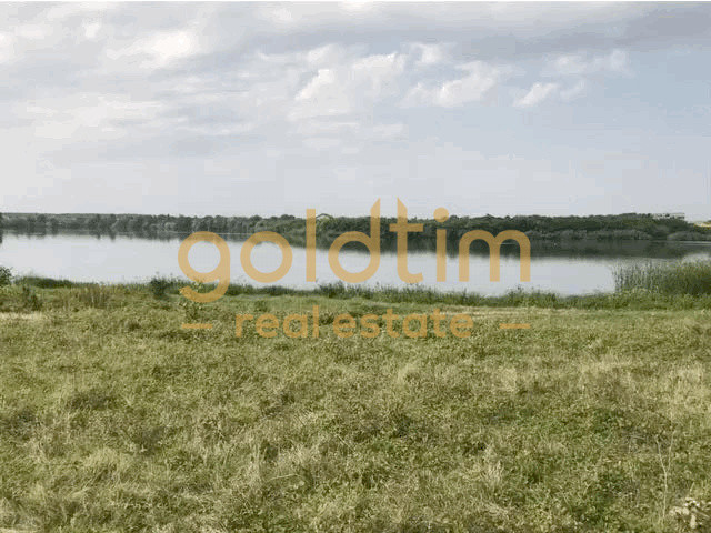 CREVEDIA/ZONA CU IESIRE LA LAC/PRIVELISTE/PRETABIL CONSTRUCTII