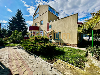 VALU LUI TRAIAN/CASA INDIVIDUALĂ/CURTE GENEROASA/SUPERBA/STRADALA/ZONA CENTRALA