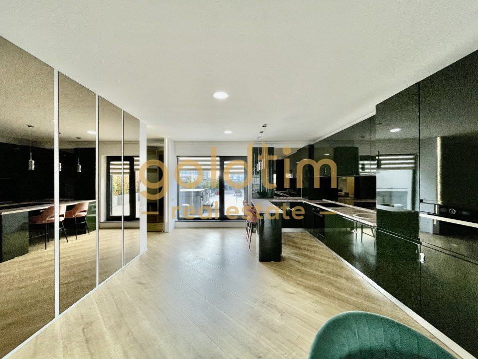 NOU/PET FRIENDLY/PENTHOUSE/ TERASA 100 mp/BOXA/SPATII GENEROASE/VIEW PANORAMIC 