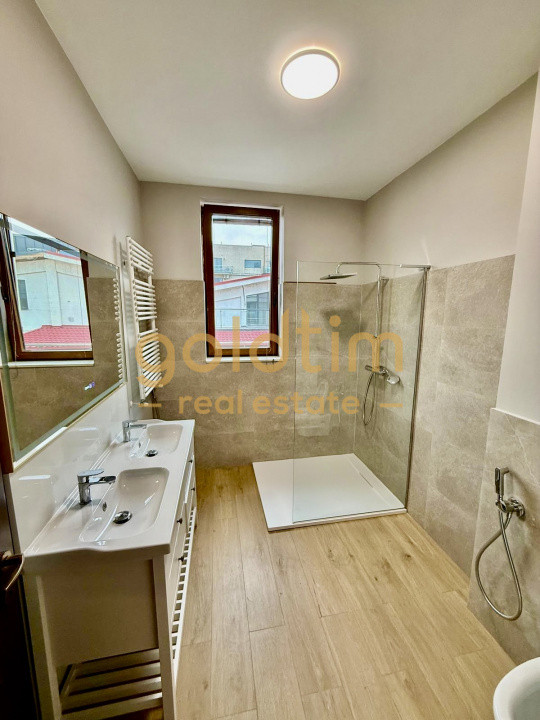 VIEW SUPERB CATRE LAC/2 locuri DE PARCARE/BOXA/LUMINOS SI INTIM