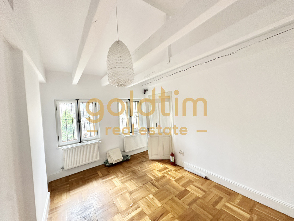 VILA INTERBELICA RENOVATA/ANEXA/CURTE/PRETABILA ACTIVITATI COMERCIALE/DOROBANTI