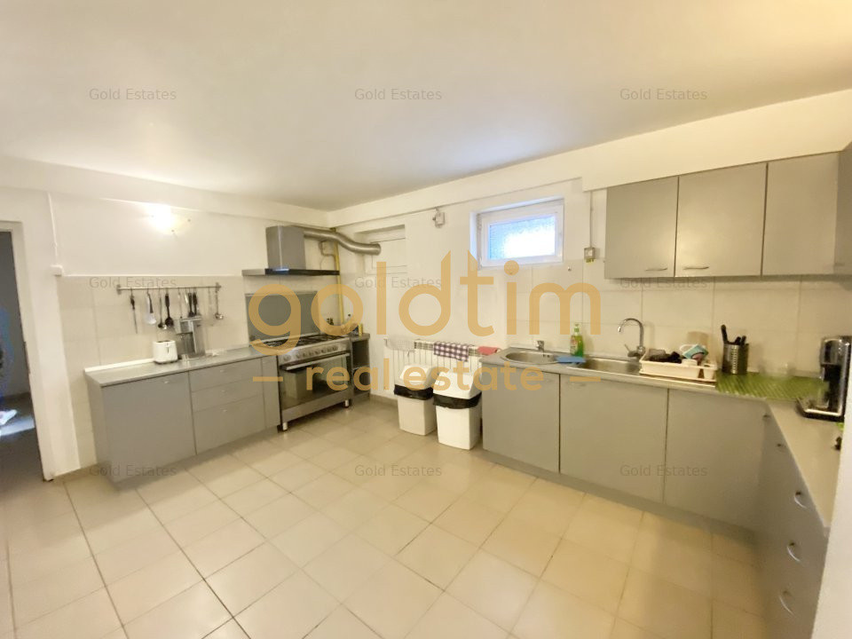 VILA SUPERBA 7 CAMERE, 330MP, D+P+2+M, PTA. DOMENII-STRADAL,2004/BIROURI-CLINICA