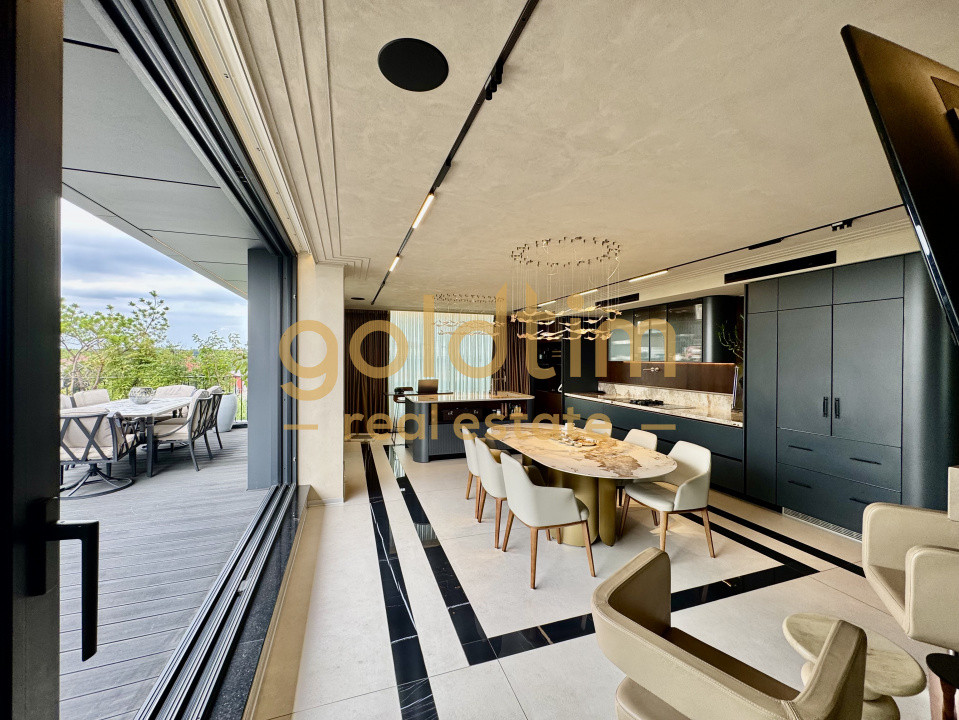 SUPERB/ PENTHOUSE MOBILAT SI UTILAT/ 3 PARCARI/ TERASA 70 mp