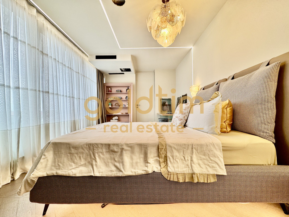 SUPERB/ PENTHOUSE MOBILAT SI UTILAT/ 3 PARCARI/ TERASA 70 mp