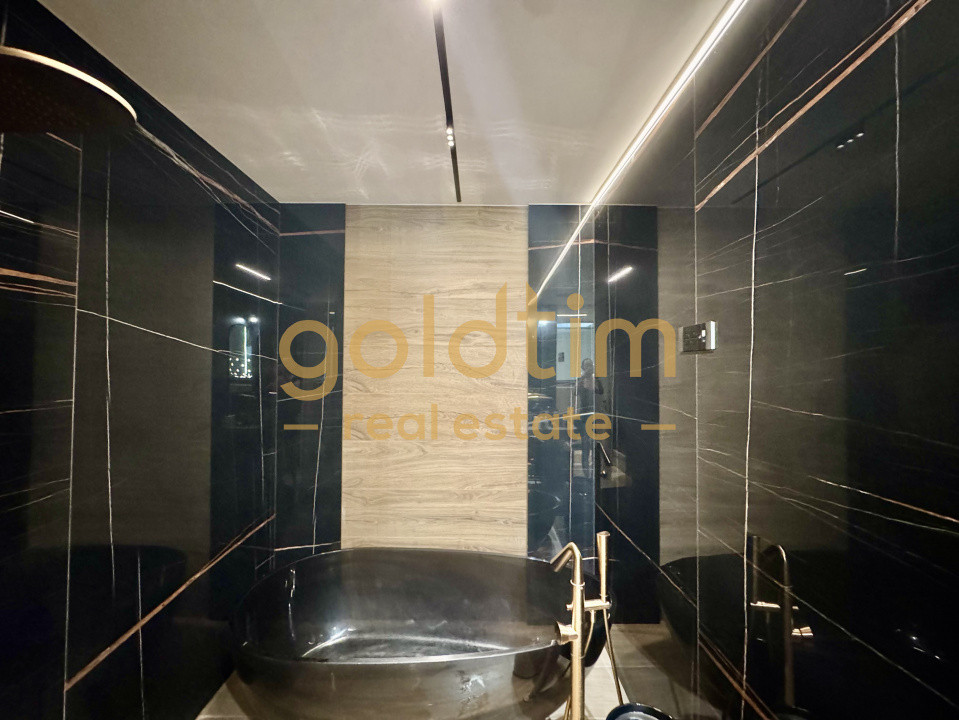 SUPERB/ PENTHOUSE MOBILAT SI UTILAT/ 3 PARCARI/ TERASA 70 mp