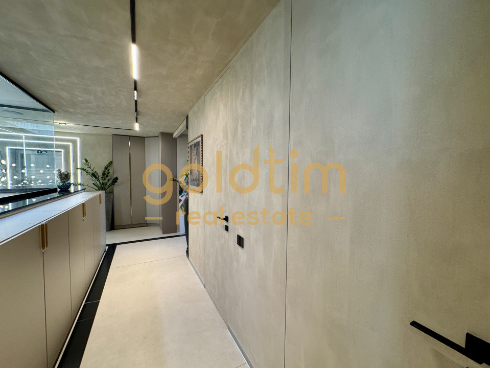 SUPERB/ PENTHOUSE MOBILAT SI UTILAT/ 3 PARCARI/ TERASA 70 mp