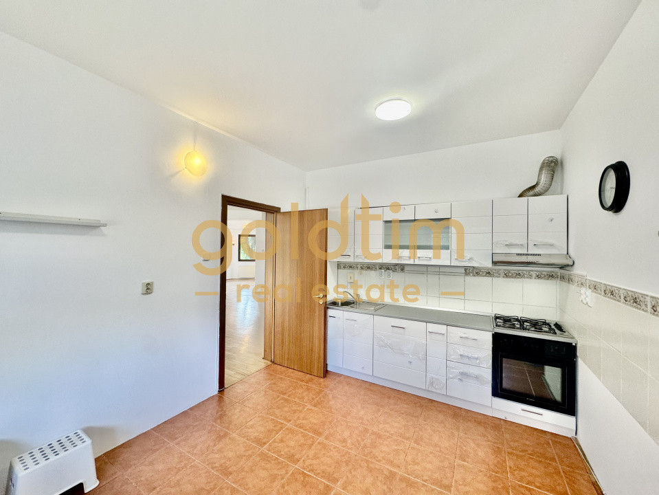 VILA INDIVIDUALA/TEREN LIBER 710 MP/ GARAJ/ ANSAMBLU SECURIZAT