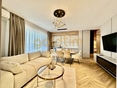 DESIGN UNIC/SUPERB/ZONA LINISTITA/LUX/1 LOC PARCARE