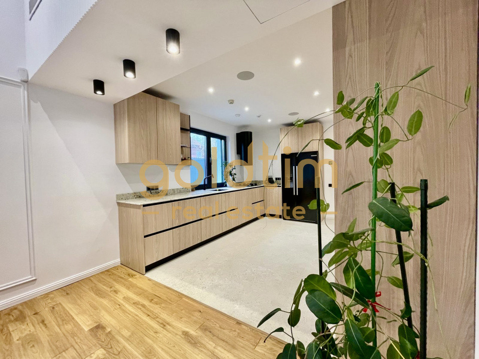 UNICA/ABSOLUT SUPERBA/ VILA INDIVIDUALA/IANCU NICOLAE/CURTE GENEROASA