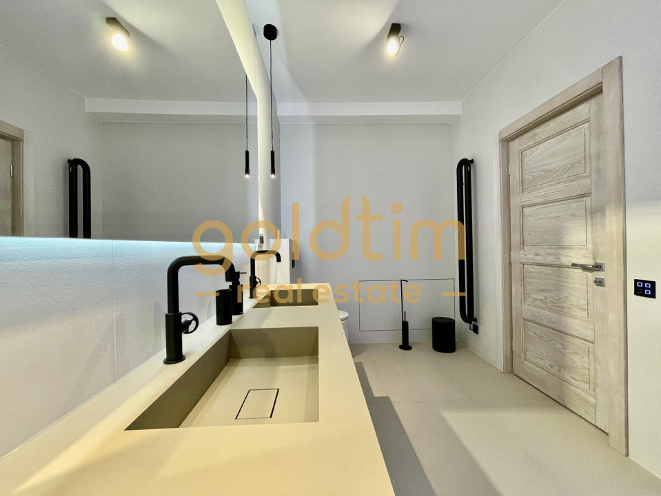 UNICA/ABSOLUT SUPERBA/ VILA INDIVIDUALA/IANCU NICOLAE/CURTE GENEROASA