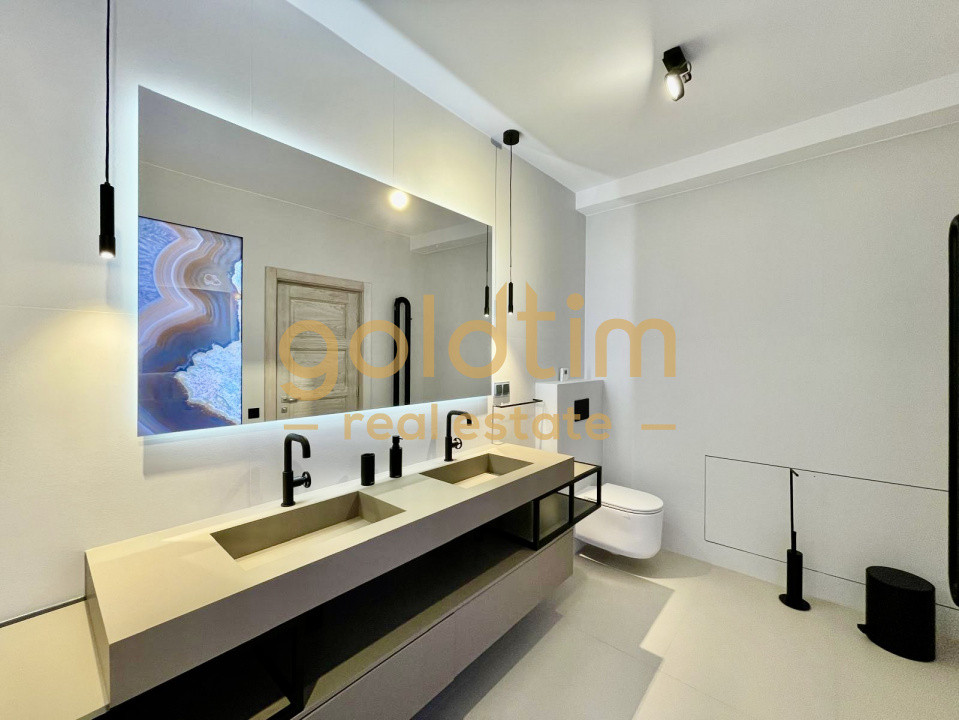 UNICA/ABSOLUT SUPERBA/ VILA INDIVIDUALA/IANCU NICOLAE/CURTE GENEROASA