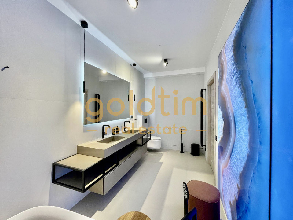 UNICA/ABSOLUT SUPERBA/ VILA INDIVIDUALA/IANCU NICOLAE/CURTE GENEROASA