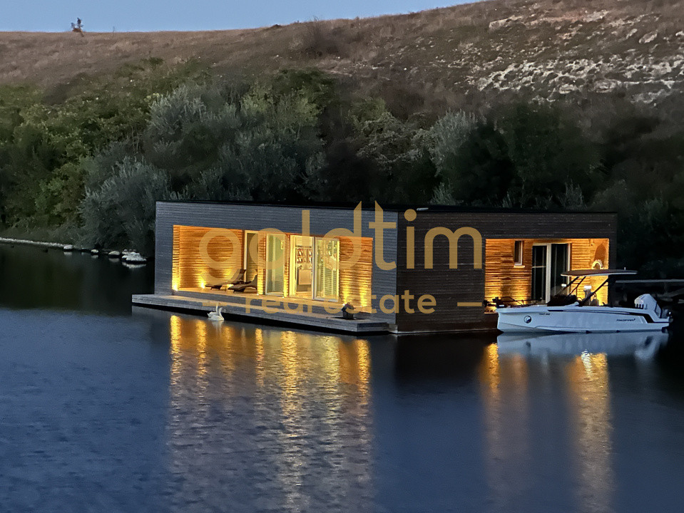 CASA PLUTITOARE/CONSTRUCTIE BETON PLUTITOR/UNICA IN ROMANIA/5 LOCURI DE ACOSTARE