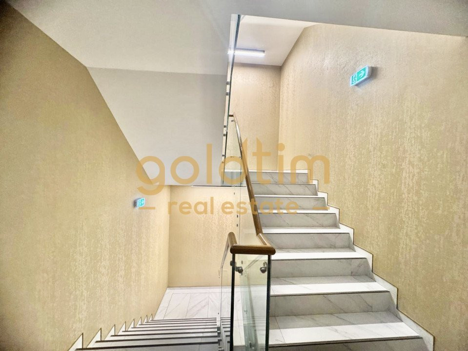 PRIMA INCHIRIERE/TERASA GENEROASA 