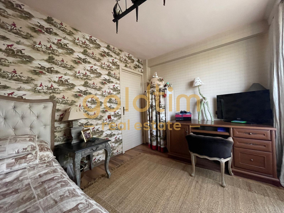 SUPERB/GRADINA/VEGETATIE MATURA/VILA INDIVIDUALA/PISCINA EXTERIOARA