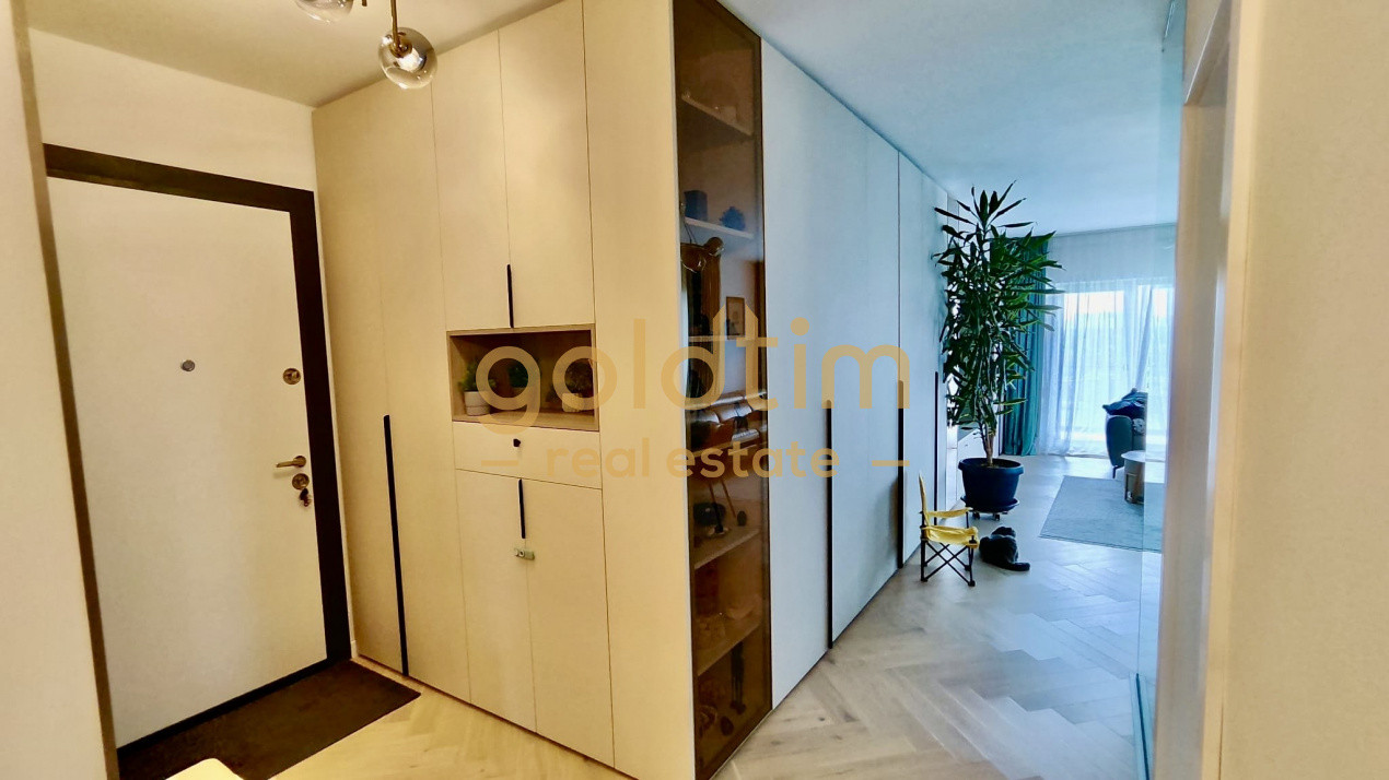 VEDERE SPRE LAC/ZONA LINISTITA/SUPERB/LUMINOS