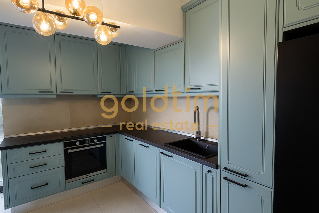 VEDERE SPRE LAC/ZONA LINISTITA/SUPERB/LUMINOS