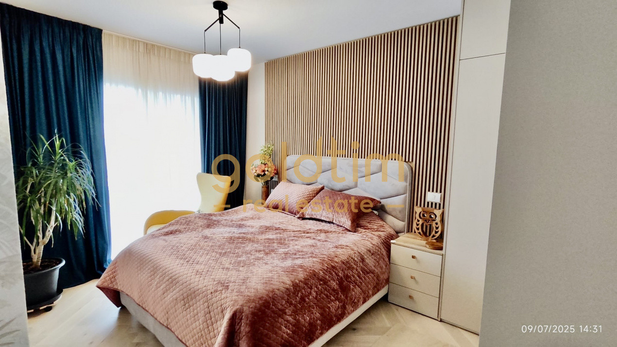 VEDERE SPRE LAC/ZONA LINISTITA/SUPERB/LUMINOS