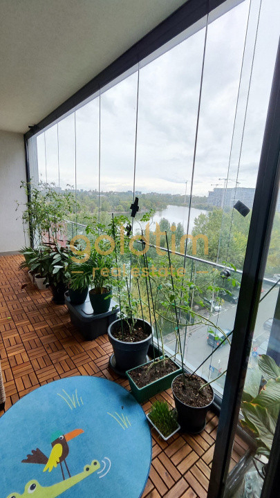 VEDERE SPRE LAC/ZONA LINISTITA/SUPERB/LUMINOS