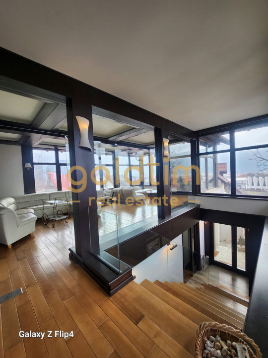 VILA IMPOZANTA P+3 /TEREN 800MP/ VEDERE PANORAMICA ASUPRA ORASULUI/ULTRACENTRAL