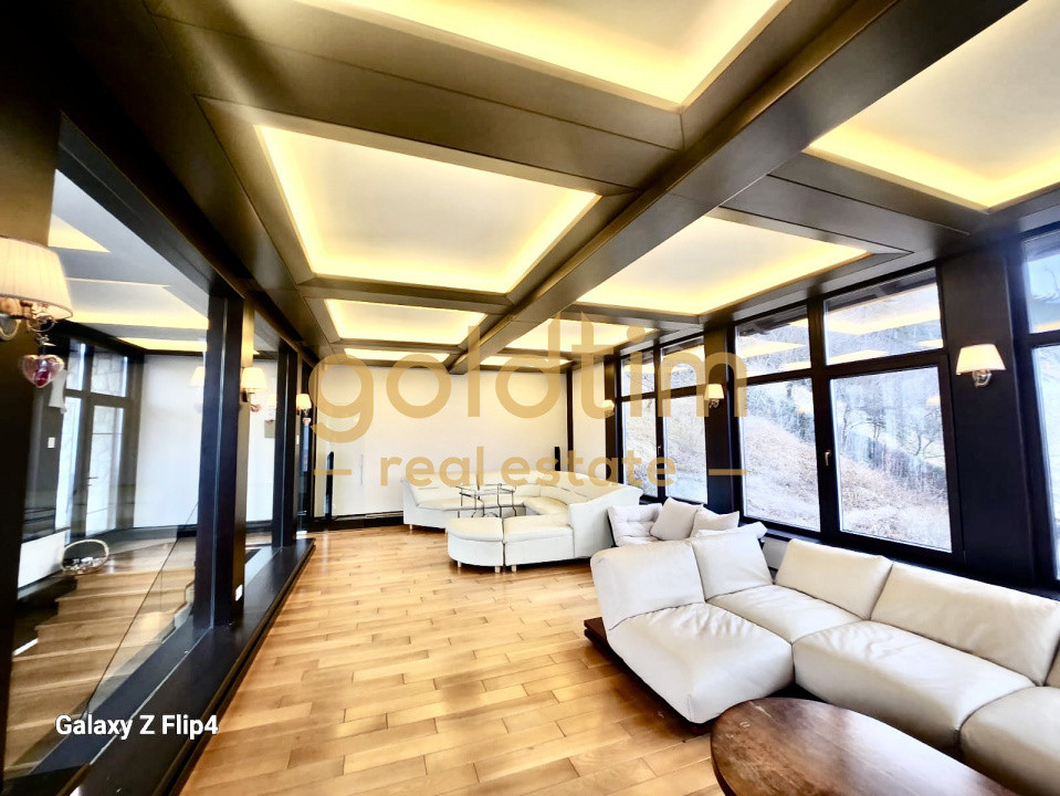 VILA IMPOZANTA P+3 /TEREN 800MP/ VEDERE PANORAMICA ASUPRA ORASULUI/ULTRACENTRAL