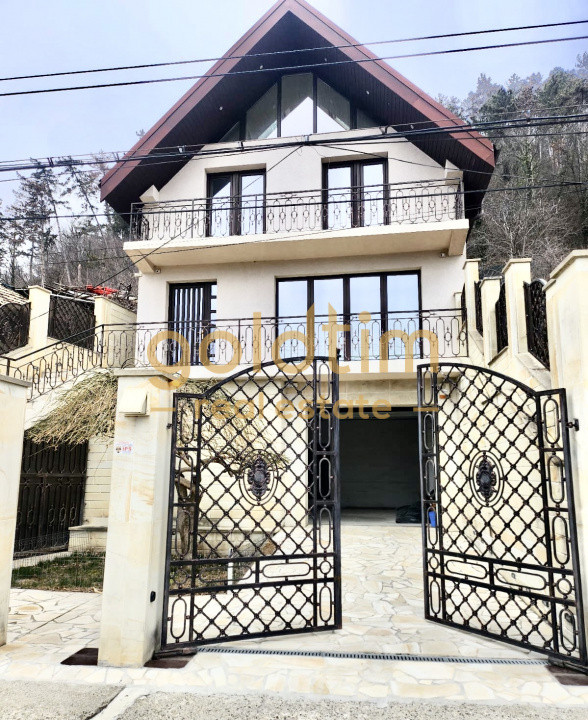 VILA IMPOZANTA P+3 /TEREN 800MP/ VEDERE PANORAMICA ASUPRA ORASULUI/ULTRACENTRAL